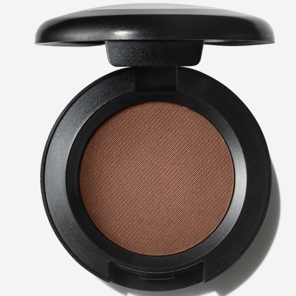 MAC COSMETICS MATTE EYESHADOW IN ESPRESSO. - Picture 4 of 16